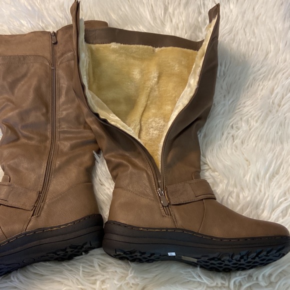 Beautiful Dream Pairs Women’s Boots Brand New size 10 - Picture 5 of 16